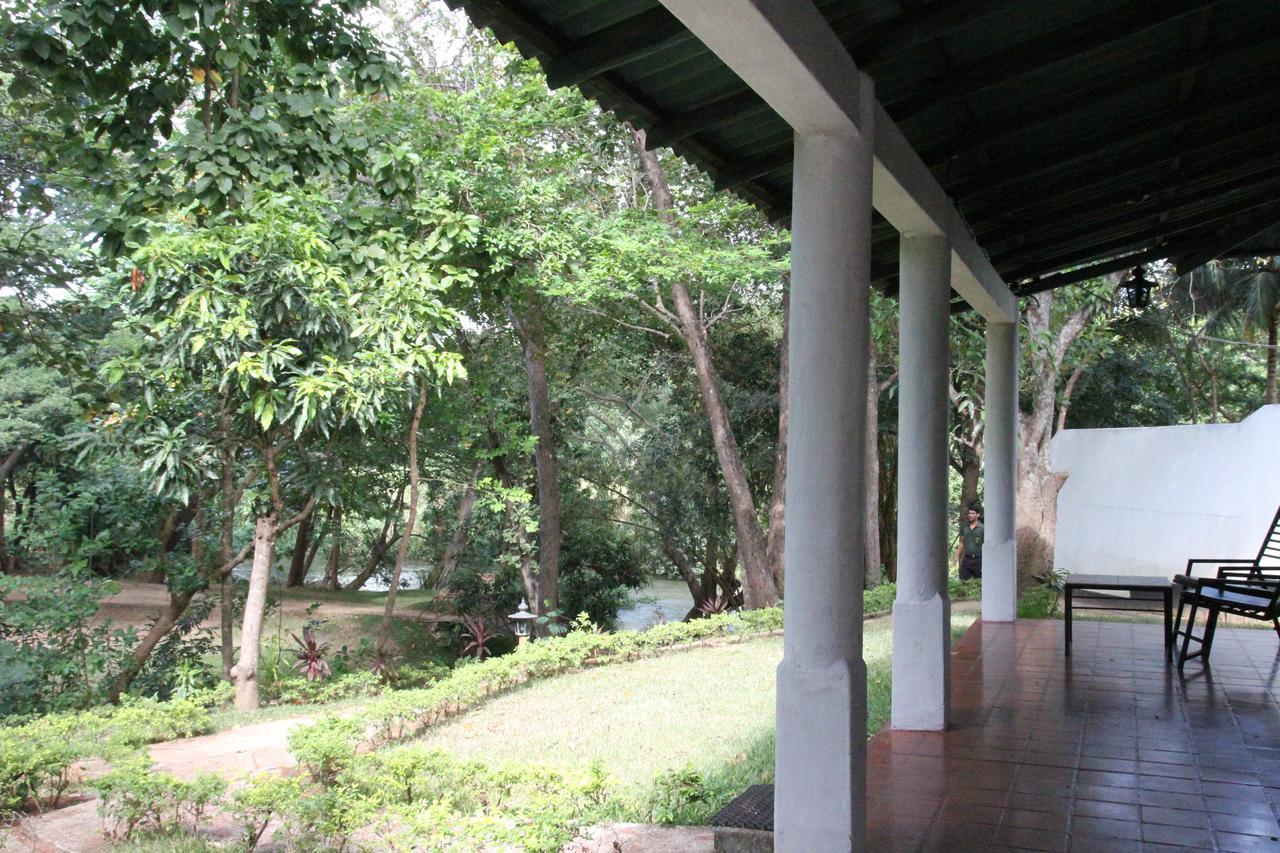Dambulu Oya Family Park Hotel Dambulla Exterior photo